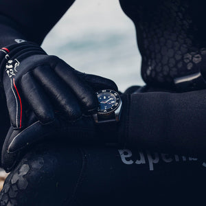 'Arctic' 500m Dive Watch (43mm) | Pitch Black Rotate North