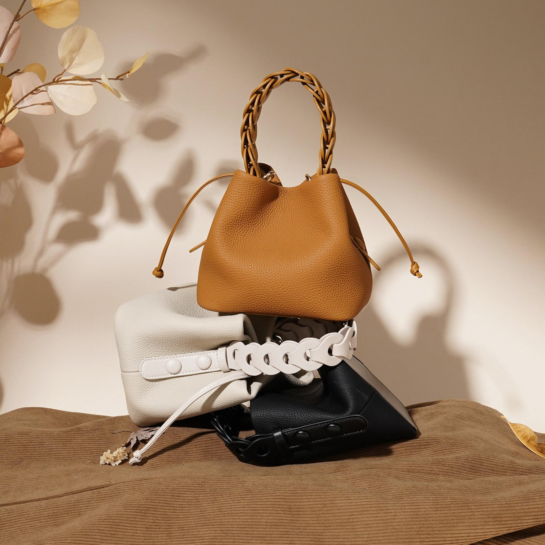 First - Layer Cowhide Woven Bucket Crossbody Bag - MRC STOREBagMRC STOREFirst - Layer Cowhide Woven Bucket Crossbody Bag MRC STORE MRC STORECJNS256510202BYBiscuit Color16x13x14.5cm