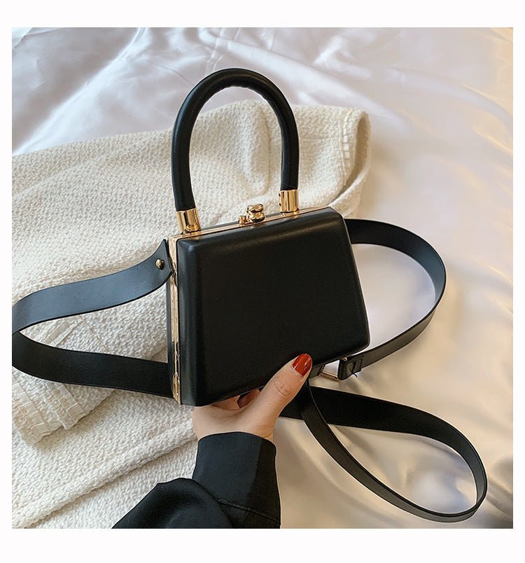 Contrast Color Artistic Ethnic Style Portable Clip Bag - MRC STOREAccessoriesMy StoreContrast Color Artistic Ethnic Style Portable Clip Bag - Vibrant and Functional My Store 24.89MRC STORECJNS229321404DWBlack
