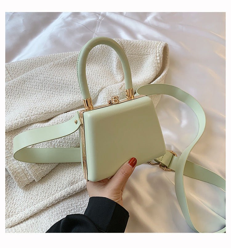 Contrast Color Artistic Ethnic Style Portable Clip Bag - MRC STOREAccessoriesMy StoreContrast Color Artistic Ethnic Style Portable Clip Bag - Vibrant and Functional My Store 24.89MRC STORECJNS229321405EVLight Green