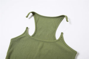 Black women’s Y2K camisole top with slim U-neck, stylish vest, and sleeveless design, ideal for casual or trendy outfits.