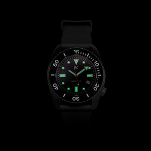 'Arctic' 500m Dive Watch (43mm) | Pitch Black Rotate North 