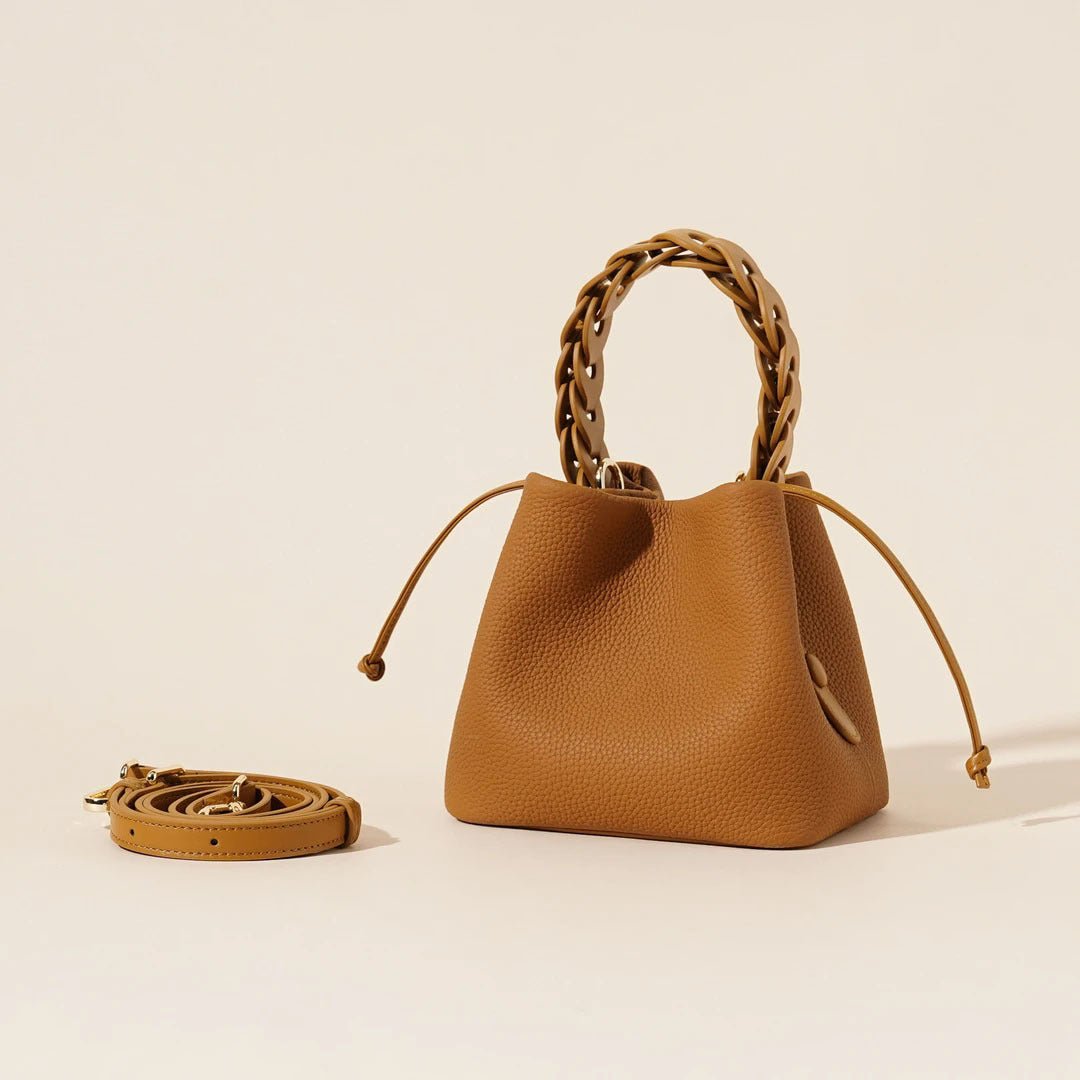 First - Layer Cowhide Woven Bucket Crossbody Bag - MRC STOREBagMRC STOREFirst - Layer Cowhide Woven Bucket Crossbody Bag MRC STORE  130.22MRC STORECJNS256510202BYBiscuit Color16x13x14.5cm