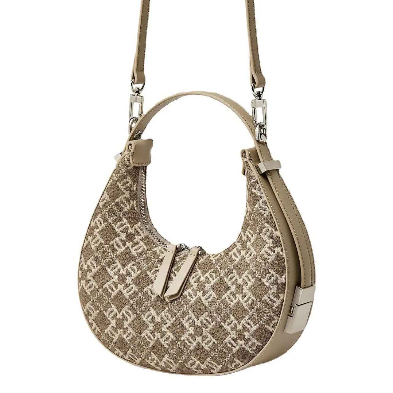 Woolen Crescent Canvas Bag - MRC STOREBagMy StoreWoolen Crescent Canvas BagMRC STORECJNS154830301AZBeige1PC