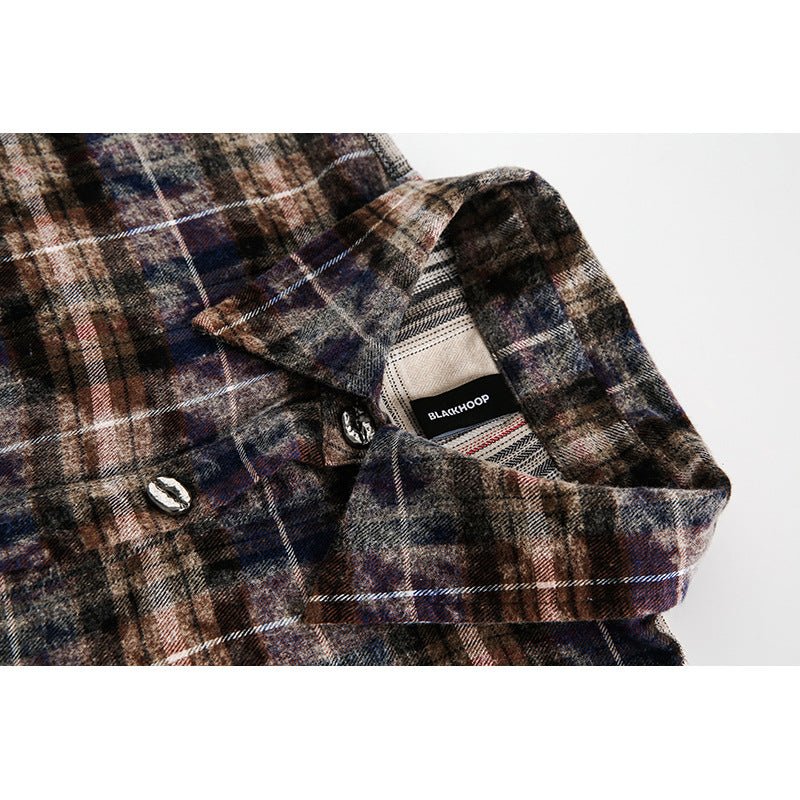 Men’s retro plaid shirt with a loose fit, featuring a classic design and casual style, ideal for everyday wear.