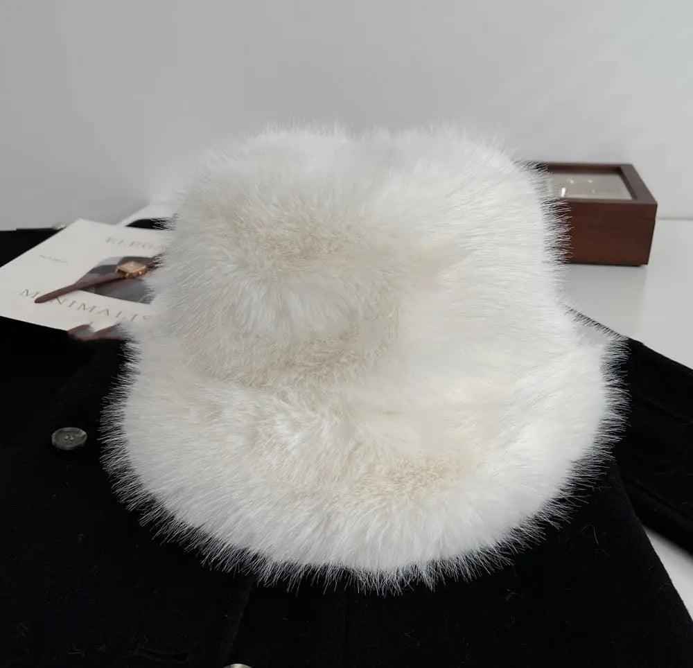Plush Winter Bucket - MRC STOREtopMy StorePlush Winter BucketMRC STORECJMZ167387801AZWhiteOne size