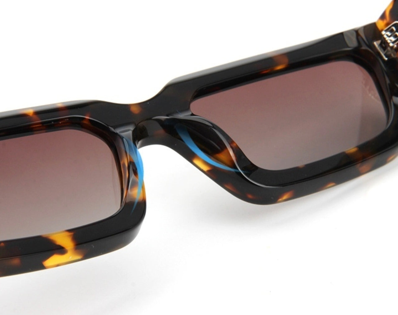 New Trendy European And American-style Sunglasses With A Square Frame And Wide Temple Arms MRC WEAR 
